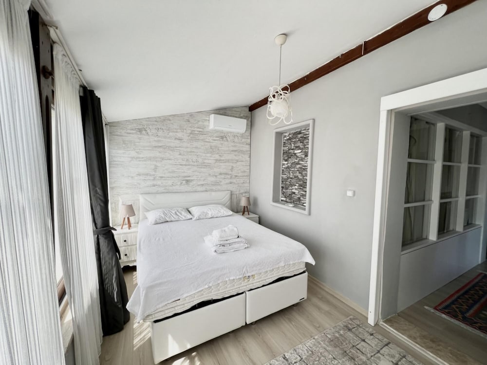 House Close to Beach With a Sea View in Bodrum view 5