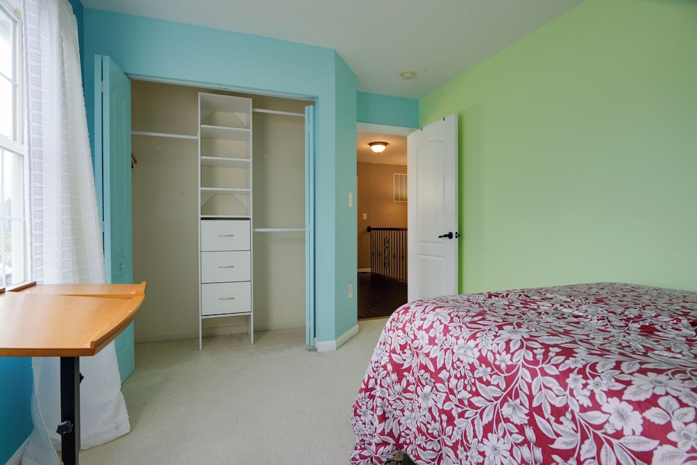54 Mi to Dtwn DC: Spacious Family Home!