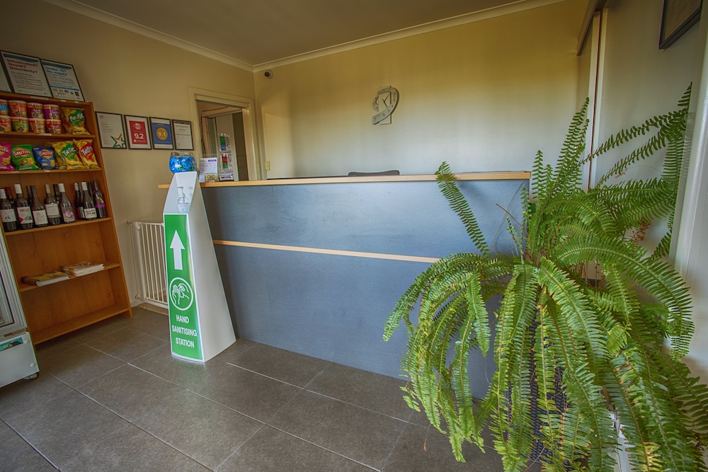 Hi Way Eight Motor Inn