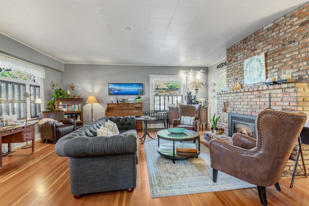 Ashland Vacations - Oak Hill Bed Breakfast - Property Image 6