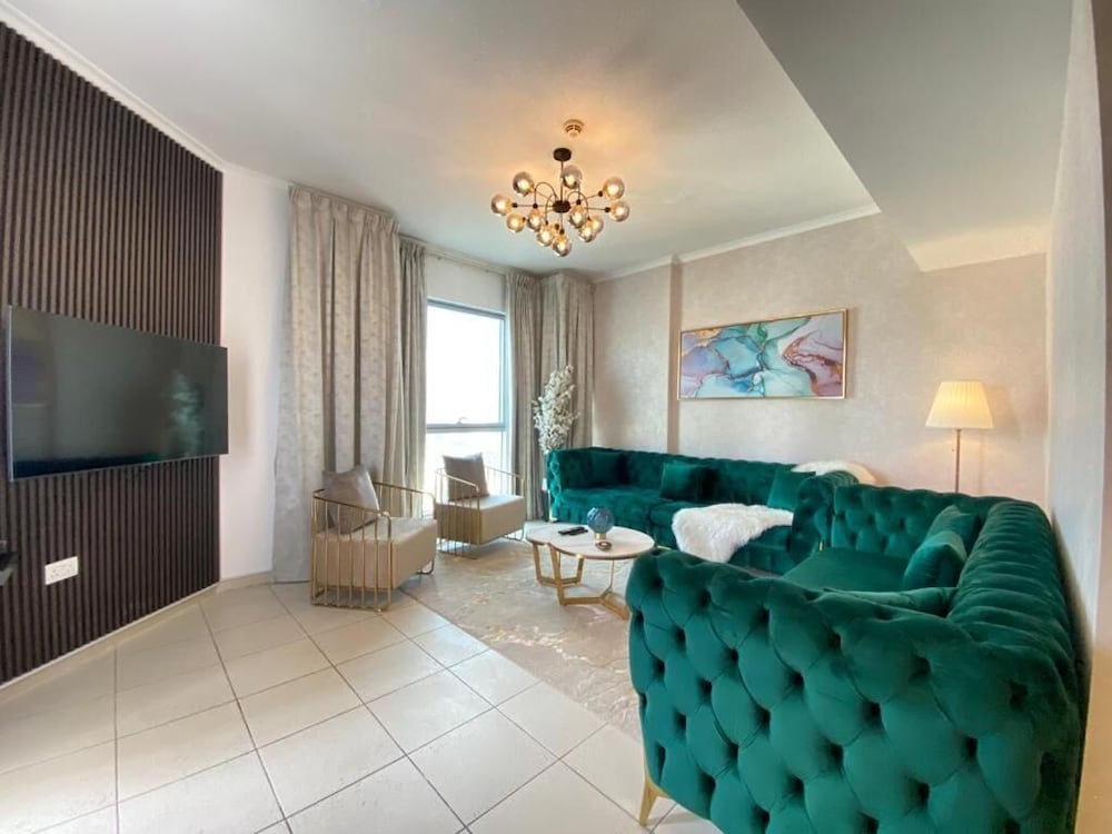 Durrani Homes - The Residences 5BR Besides Dubai Mall with Burjkhalifa and Fountain view