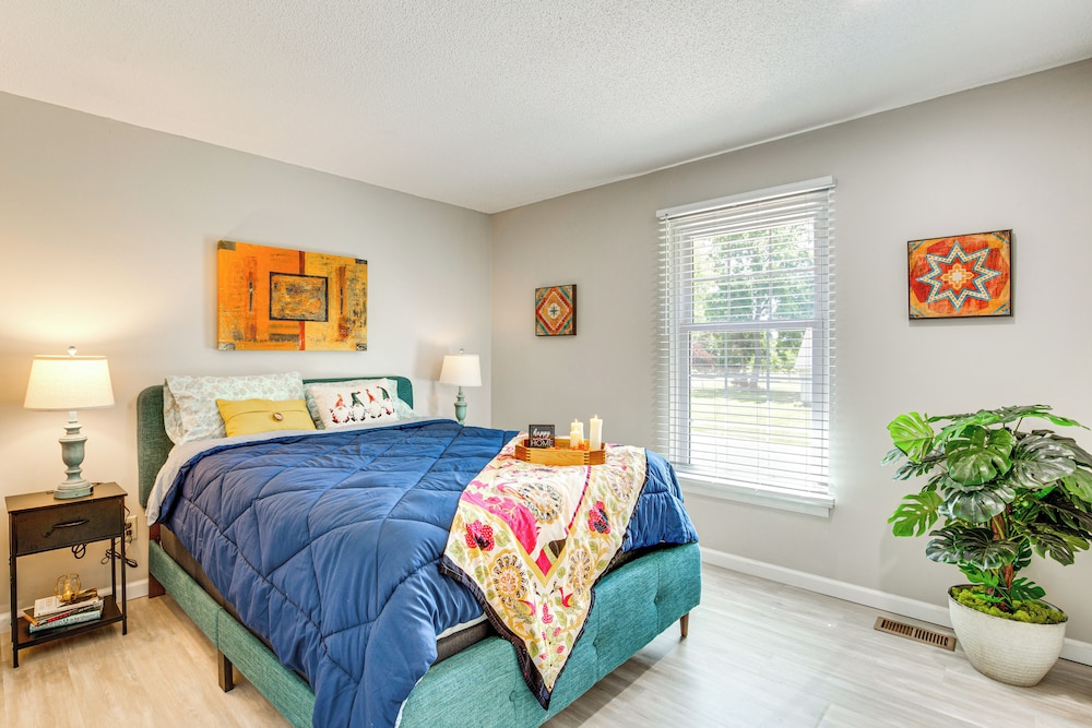 Shop, Dine & Unwind: Walkable Overland Park Home