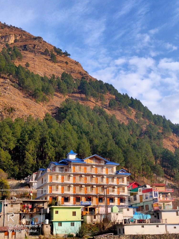 Hotel Sarla Regency