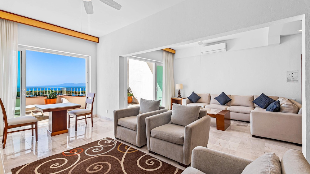 HOLT Grand Miramar Residences