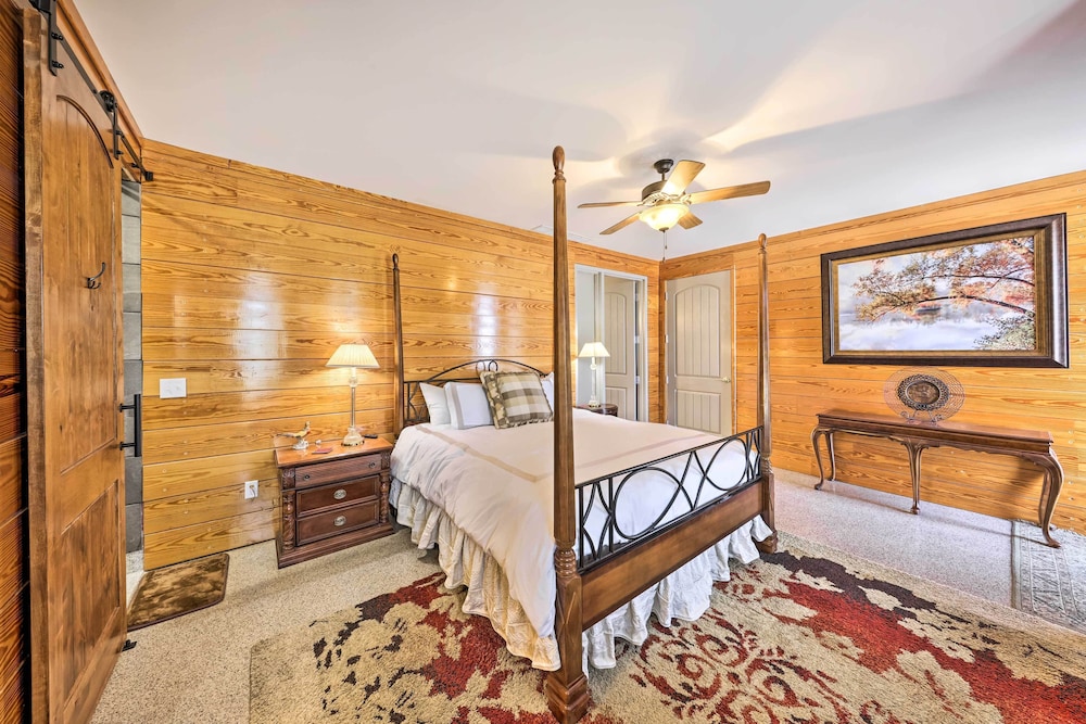 'the Vista' Retreat 30 Mi to Kansas City! - Property Image 70