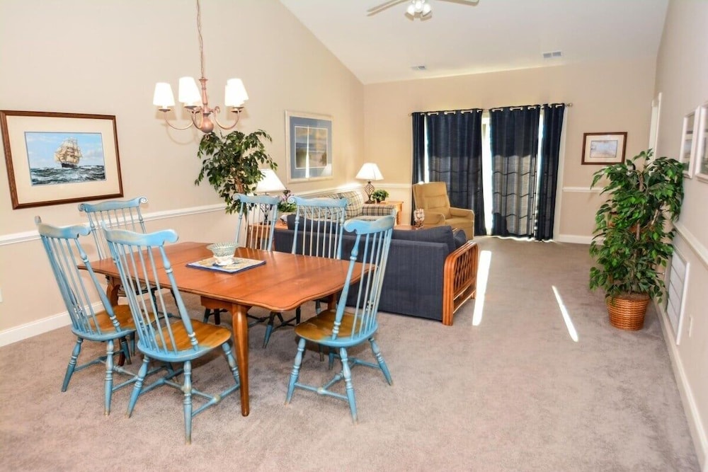Magnolia Pointe 4878-402 2 Bedroom Condo