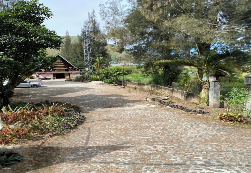 Roman Sinasi Hotel