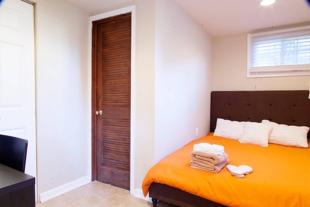 1BR Oasis Near Takoma Metro Minutes to Capital photo 4