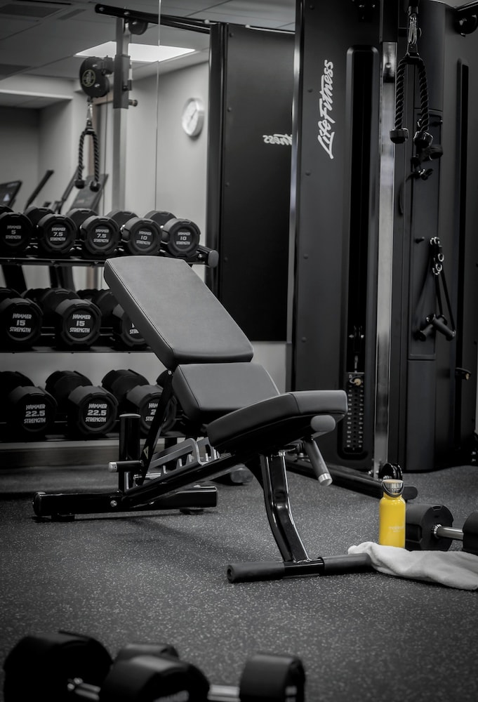 Salford Vacations - Maldron Hotel Manchester Cathedral Quarter - Property Image 3