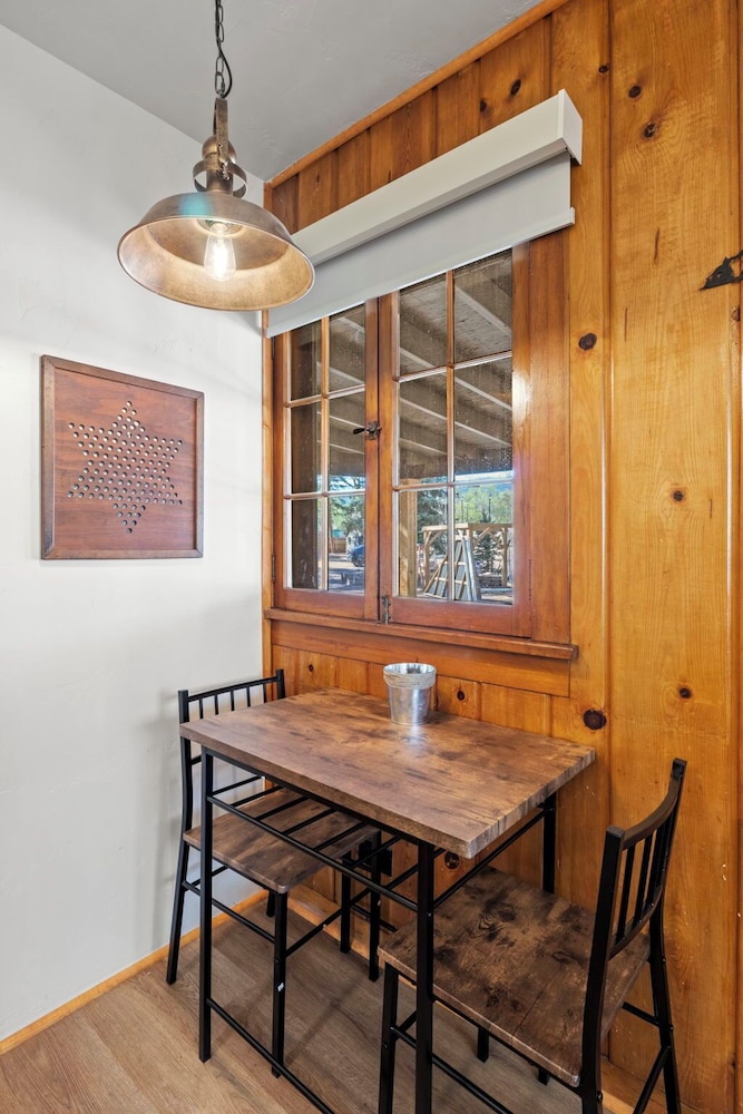 Timber Lodge Cabin 14