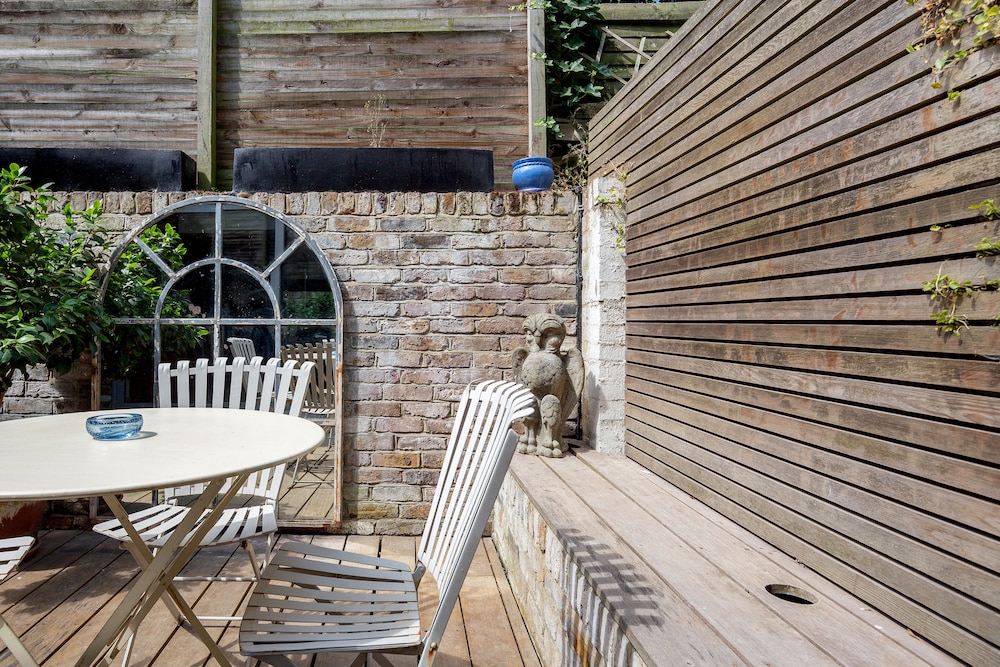 outdoor bbq area