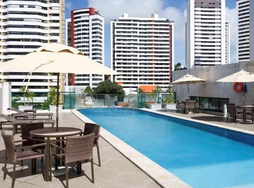 Studio w/ Pool & Barbecue in the Building Raq1609