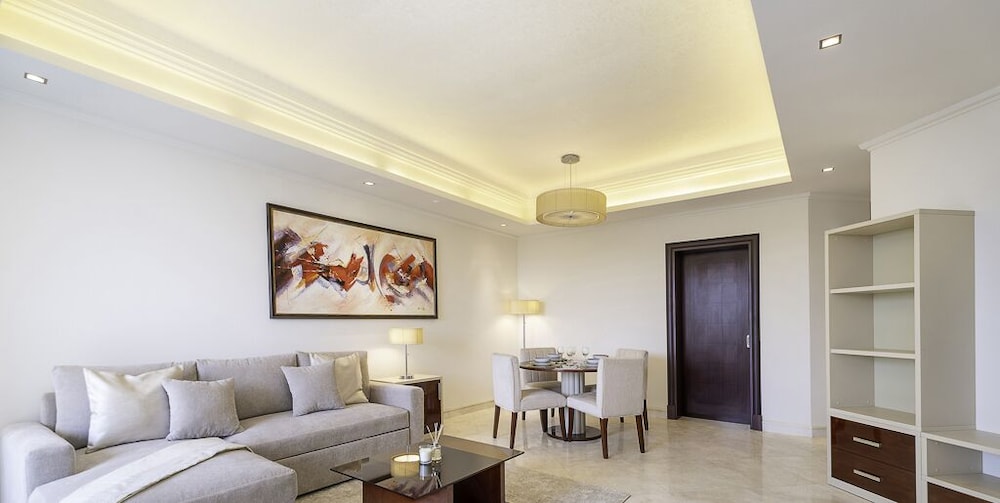 LUX The Grandeur Palm Garden View Suite