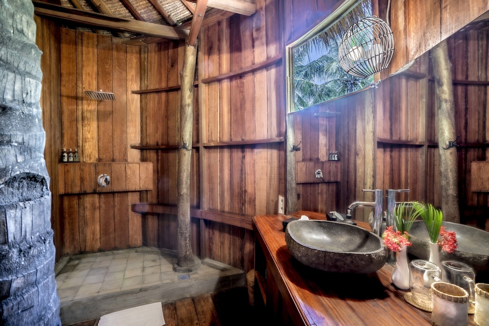 Gili Treehouses