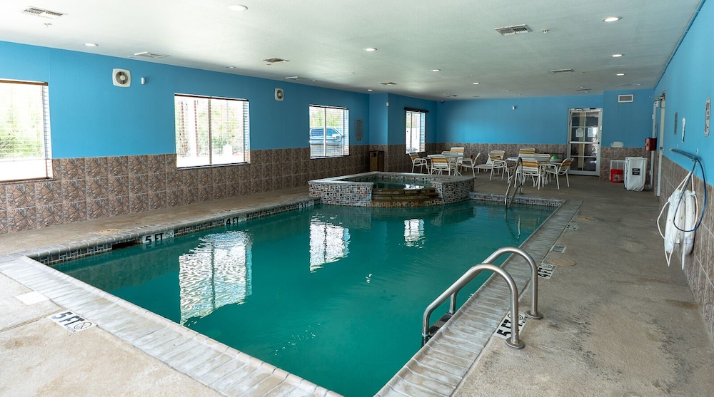 Rivers  Inn & Suites