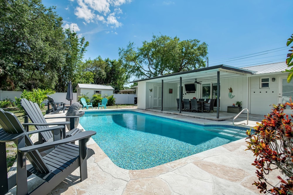 Sarasota Resort-like Living Near Siesta Key For 10