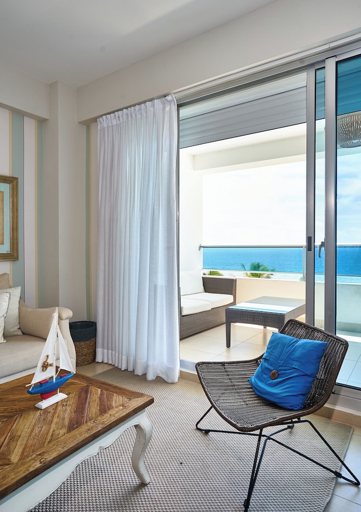 Beachfront Condos Las Olas Sleeps 6
