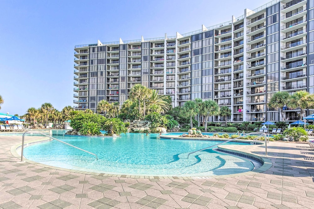 Pool & Beach Trolley Access: PCB Resort Condo!