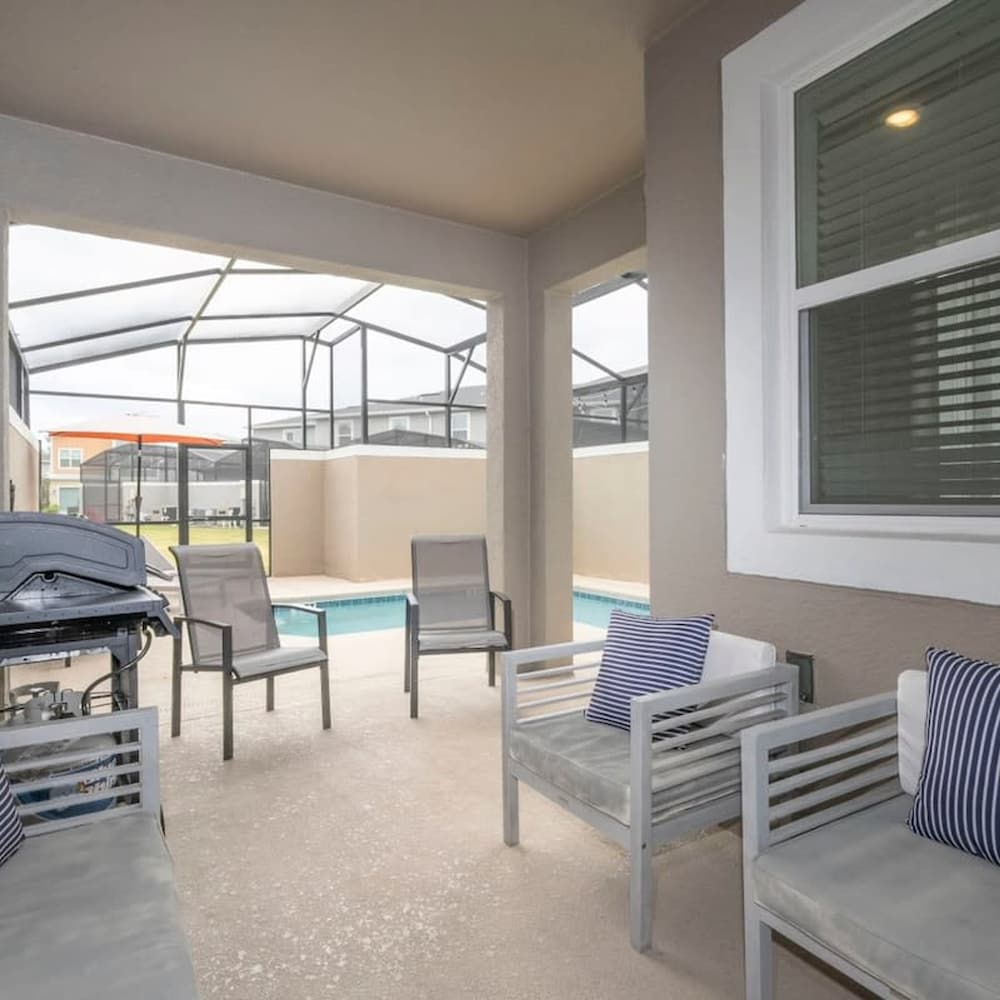 2941 Modern 4BD at Storey Lake