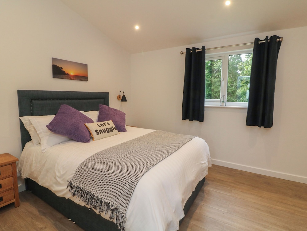Cove Lodge