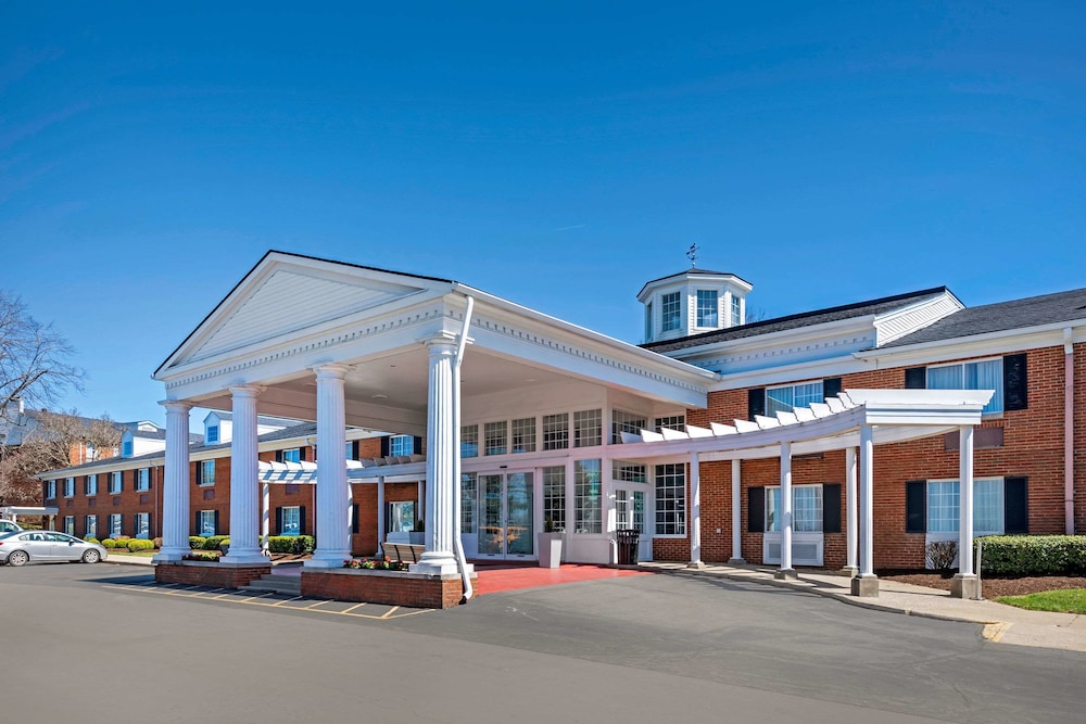 Lexington Vacations - Clarion Hotel Conference Center - North - Property Image 91