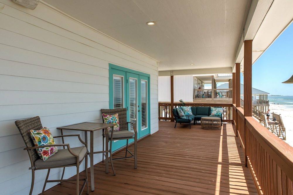 Dauphin Charm - Gulf Front! Pet Friendly - Wrap Around Porch With Observation Deck And Outdoor Seating 4 Bedroom Home by RedAwning view 4