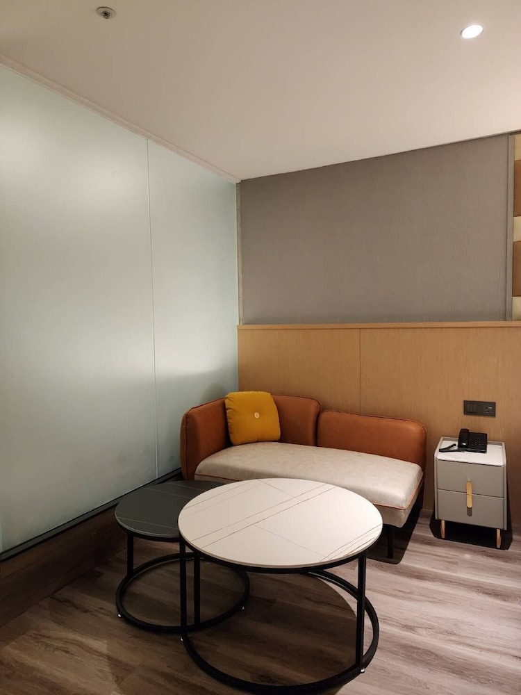 Fun Stay Inn Ximen