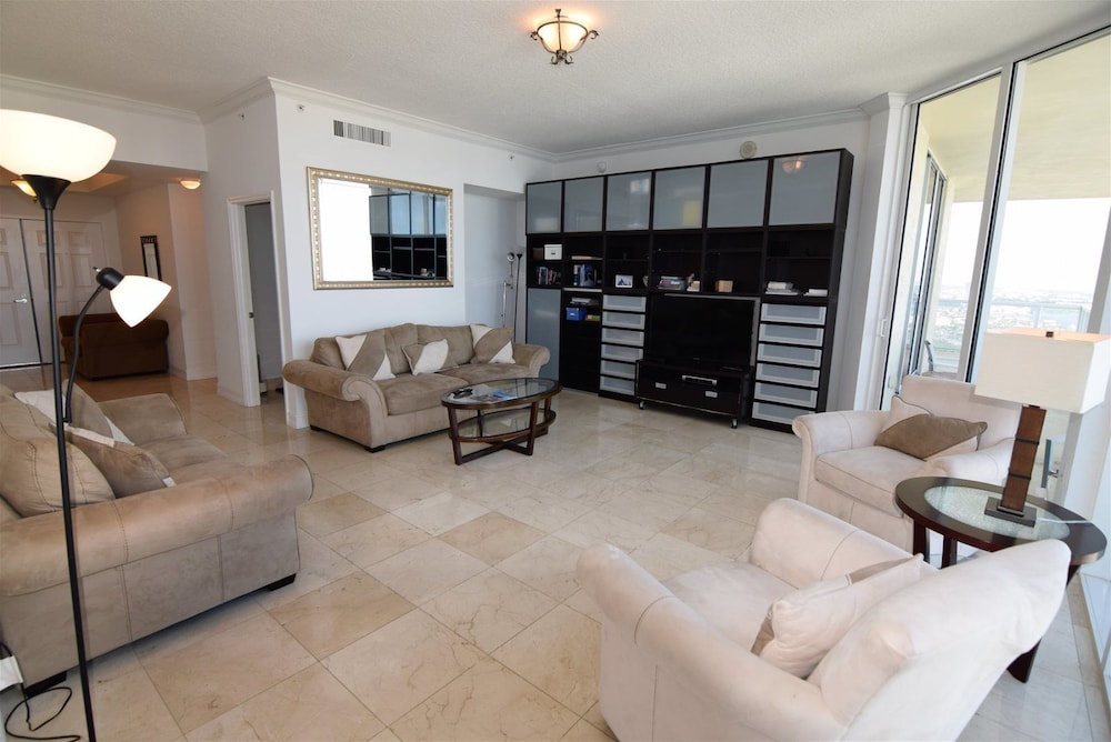 Amazing 4 Bedrooms, 5 Bath + Den Penthouse At La Perla view 4