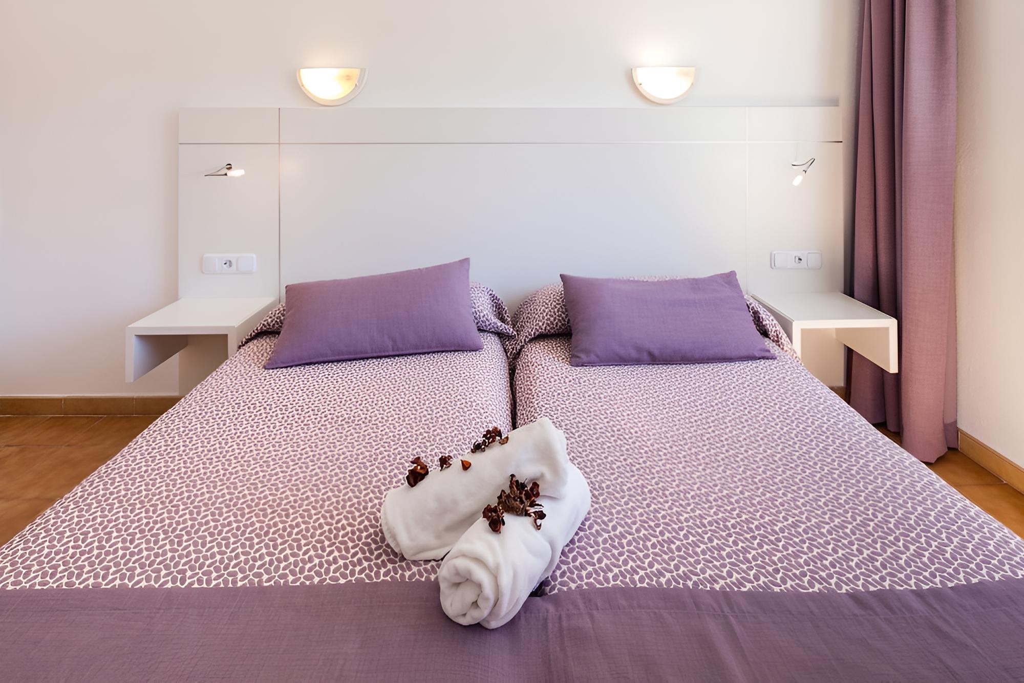 Aparthotel Puerto Cala Vadella