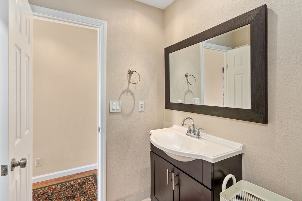 Kona Coffee Villas B216 2 Bedroom Condo