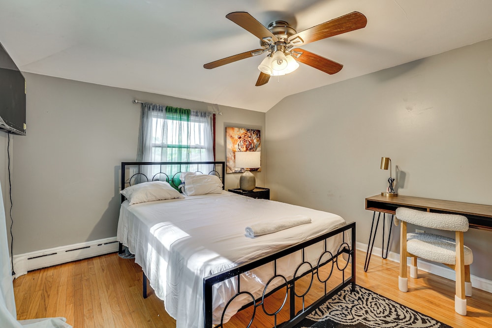 2 Mi to Town: Home w/ Patio & Yard in Waterbury!