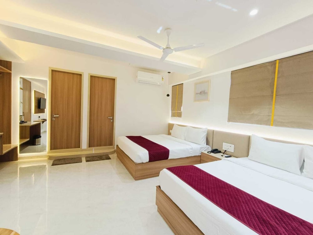 MURLI HOTEL LUXURY ROOMS