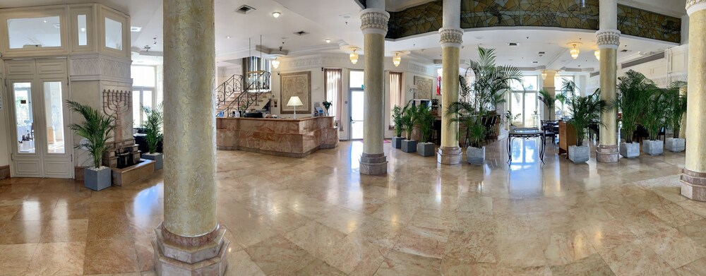 Royal on the Sea view 4