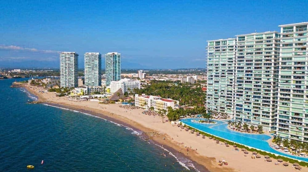 1bedroom Suite - 1 Block Away to Icon Beach