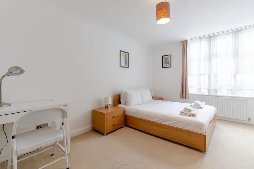 Stunning 2 Bedroom Apartment in the Heart of Westminster