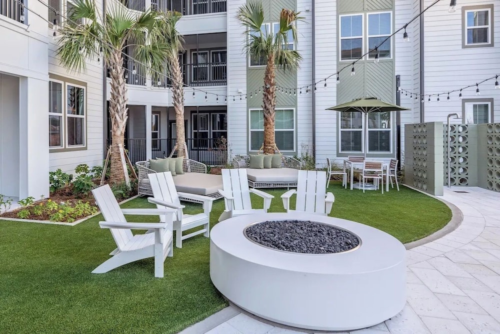 Landing Furnished Apartments - Orange Beach