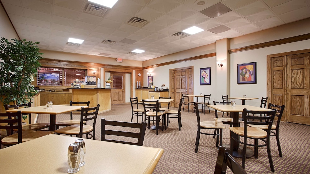 Crossroads Hotel and Event Center