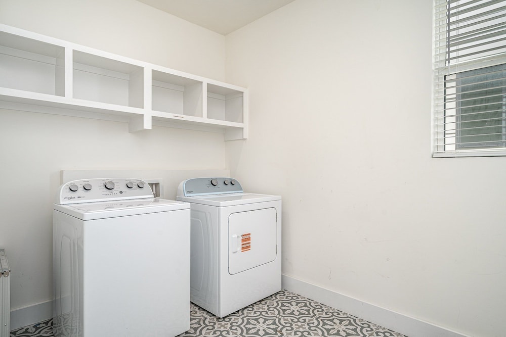 Verde Heights-sleeps 12-in Cumberland Heights