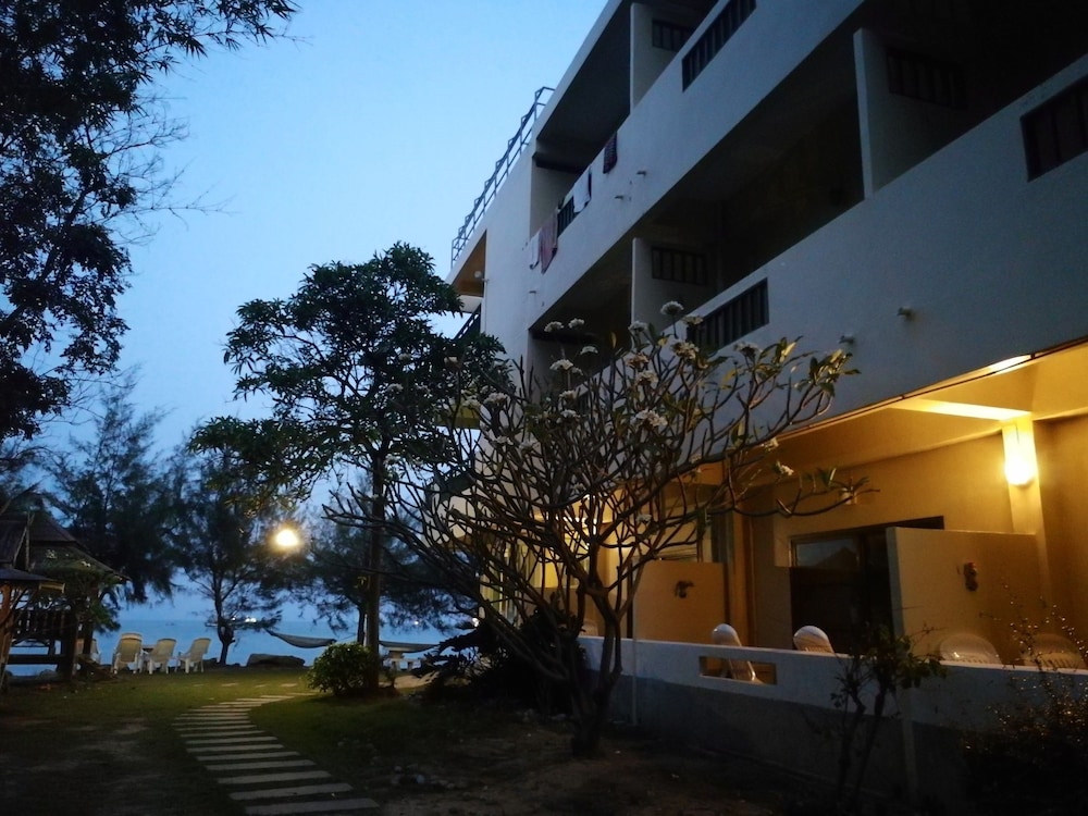 Aow Noi Sea View Resort