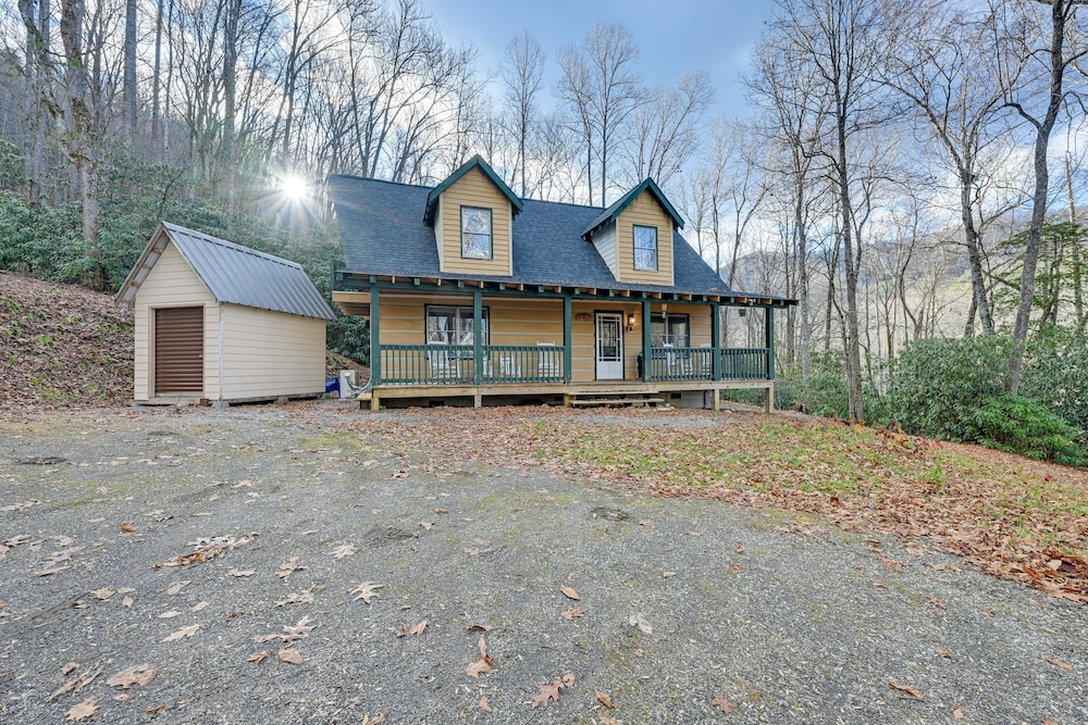 Rustic North Carolina Cabin w/ Fire Pit & Porch view 5