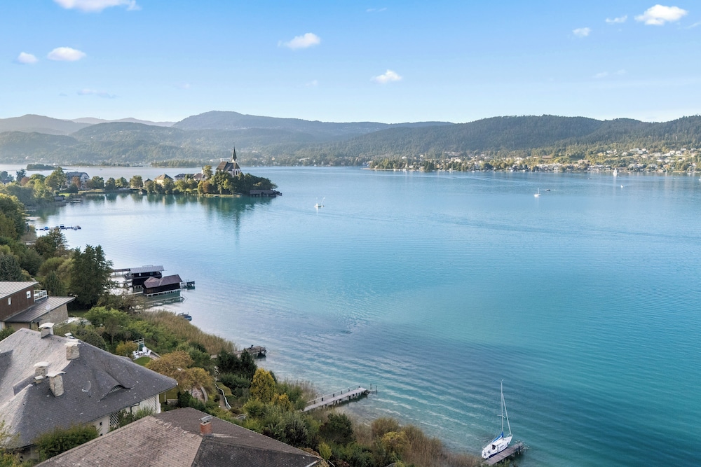 Maria Blick Lake View Apartments