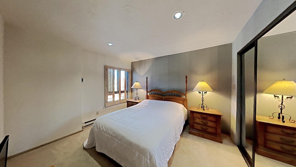410 4 Bedroom Condo