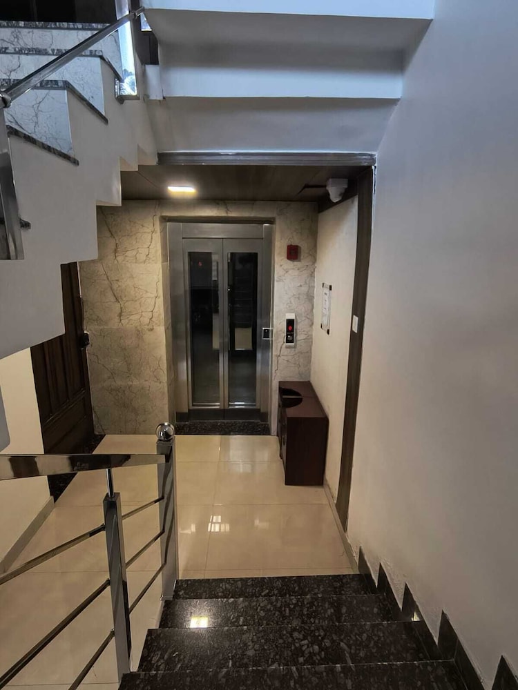 HomiStay - 3BHK
