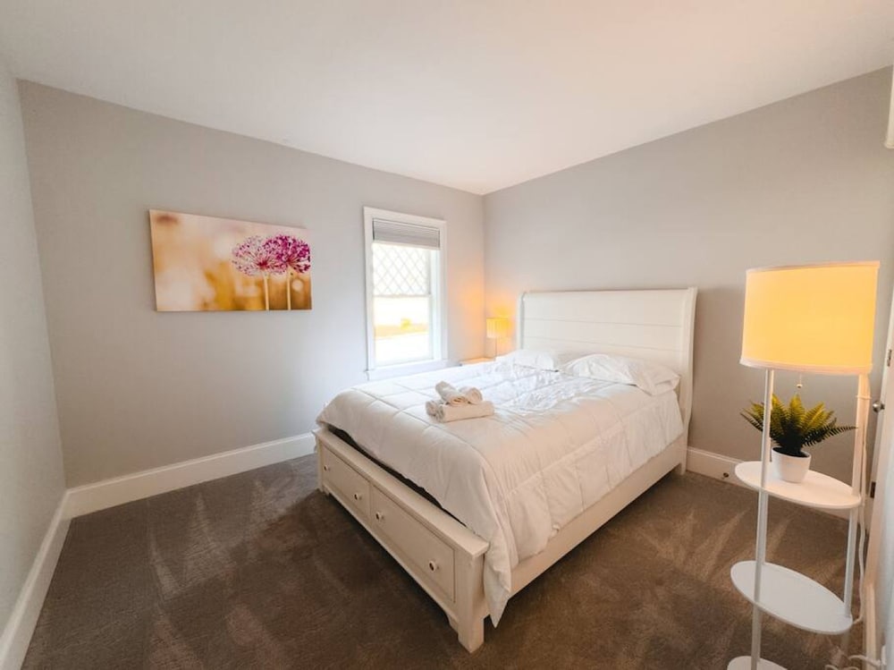 Charming Hyannis 3 Bed 2 Bath