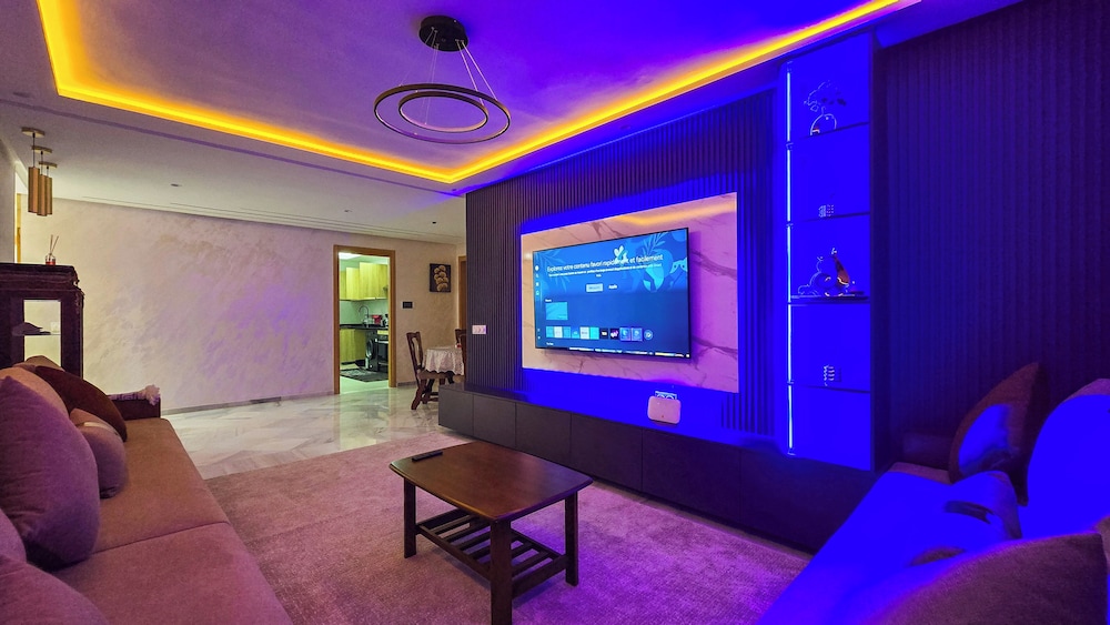Luxury Living - Near to football stadium
