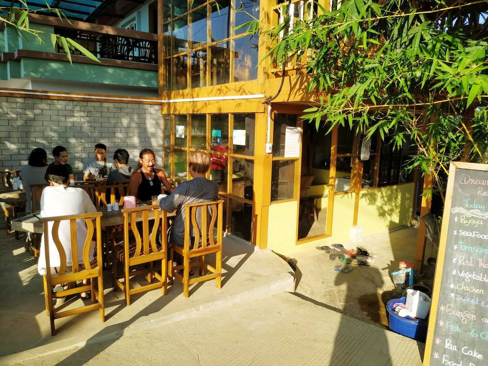 Dream House Guest House & Restaurant