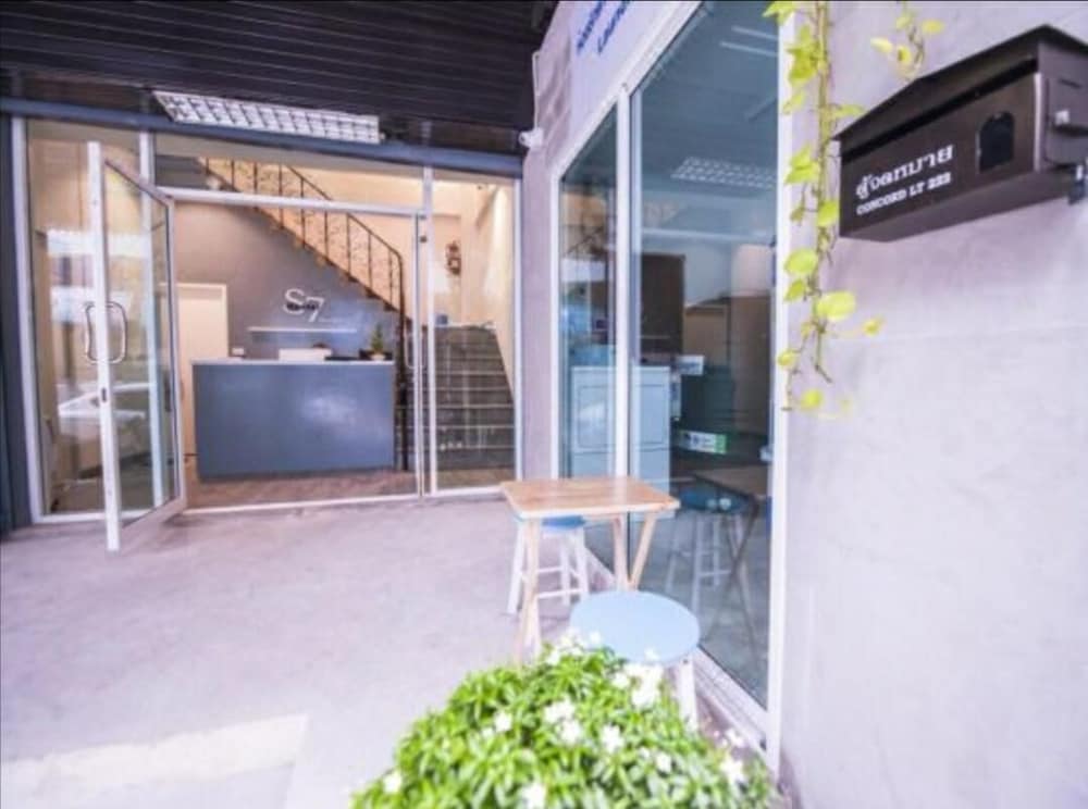New S7 VIP - Hostel