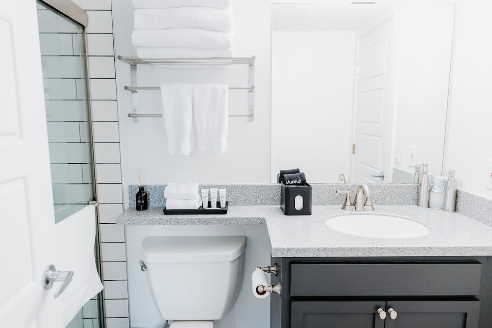 The Vinyl at Music Row - 1 Bedroom Garden Suite