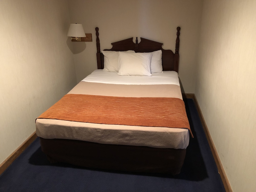 Denison Inn & Suites