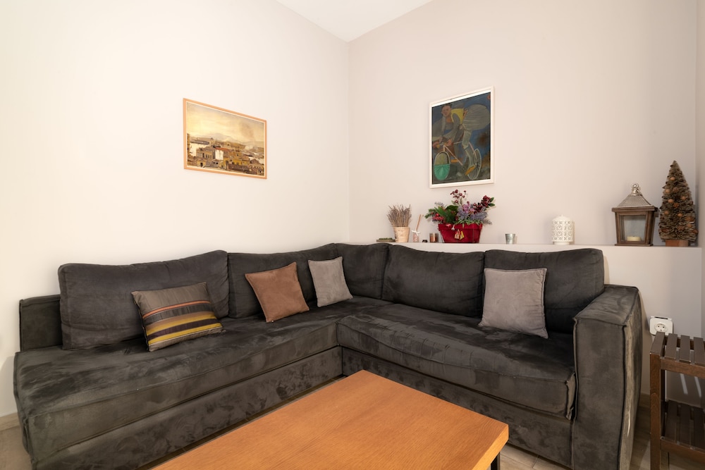Acropolis Suites